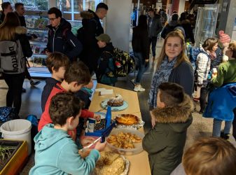 Kuchenverkauf 5c 2018.jpg