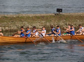 Sieg bei der Kirchbootregatta 2016.jpg